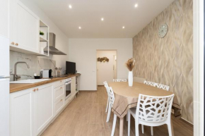 Ludo Holiday House - Charming con patio a due passi dalla cattedrale